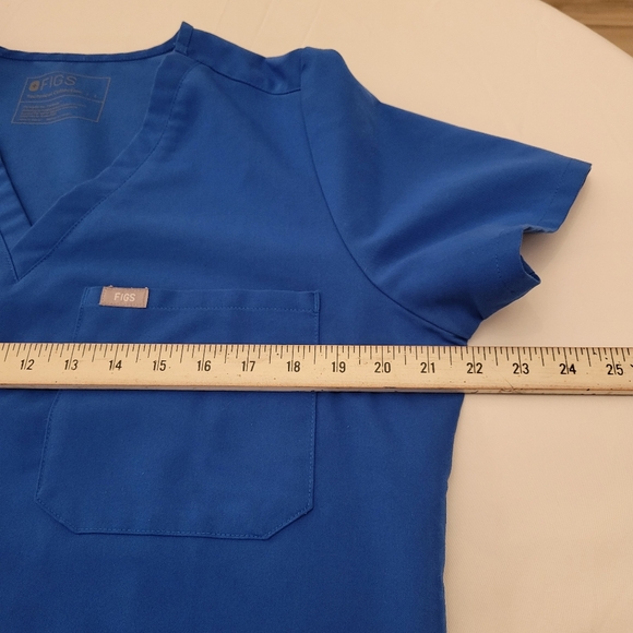 FIGS Catarina V-Neck Scrub Top|Women's Large|Royal Blue - Picture 6 of 9